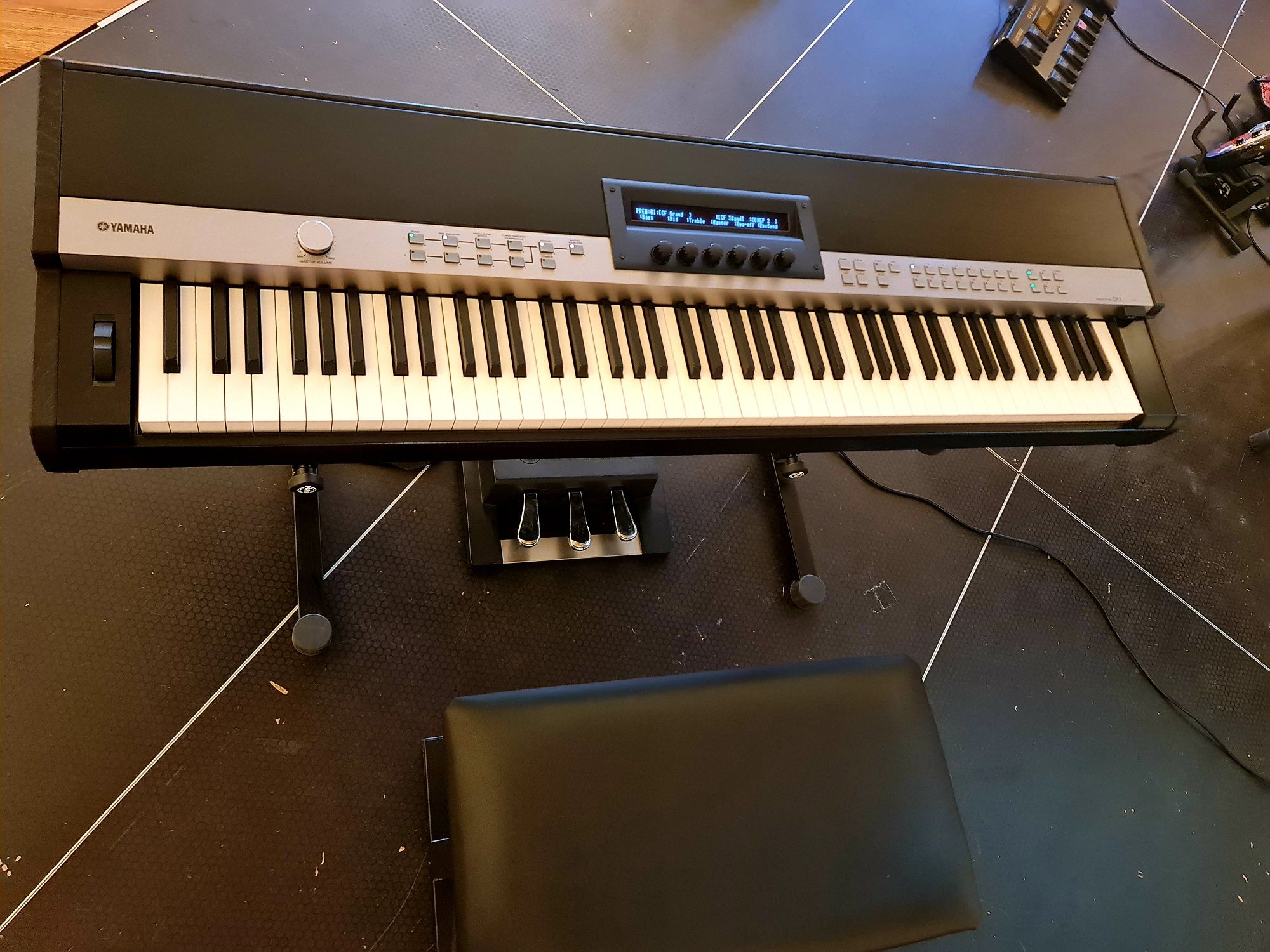 Yamaha CP1 - pian, orga, korg, roland, yamaha