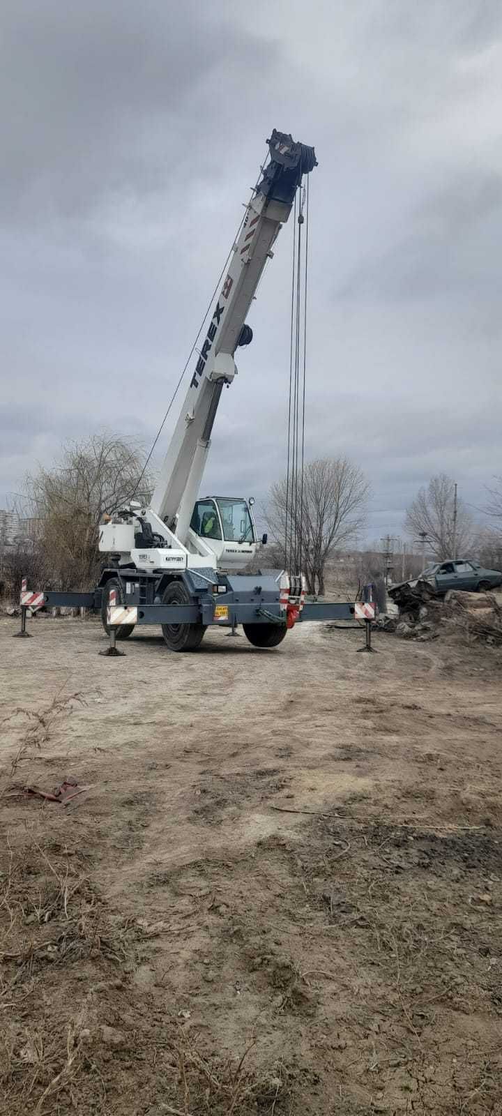 Inchirieri macarale si automacarale | Macara de mare tonaj