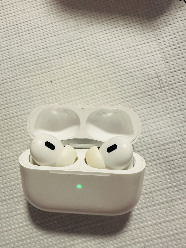 Vand casti AirPods pro2