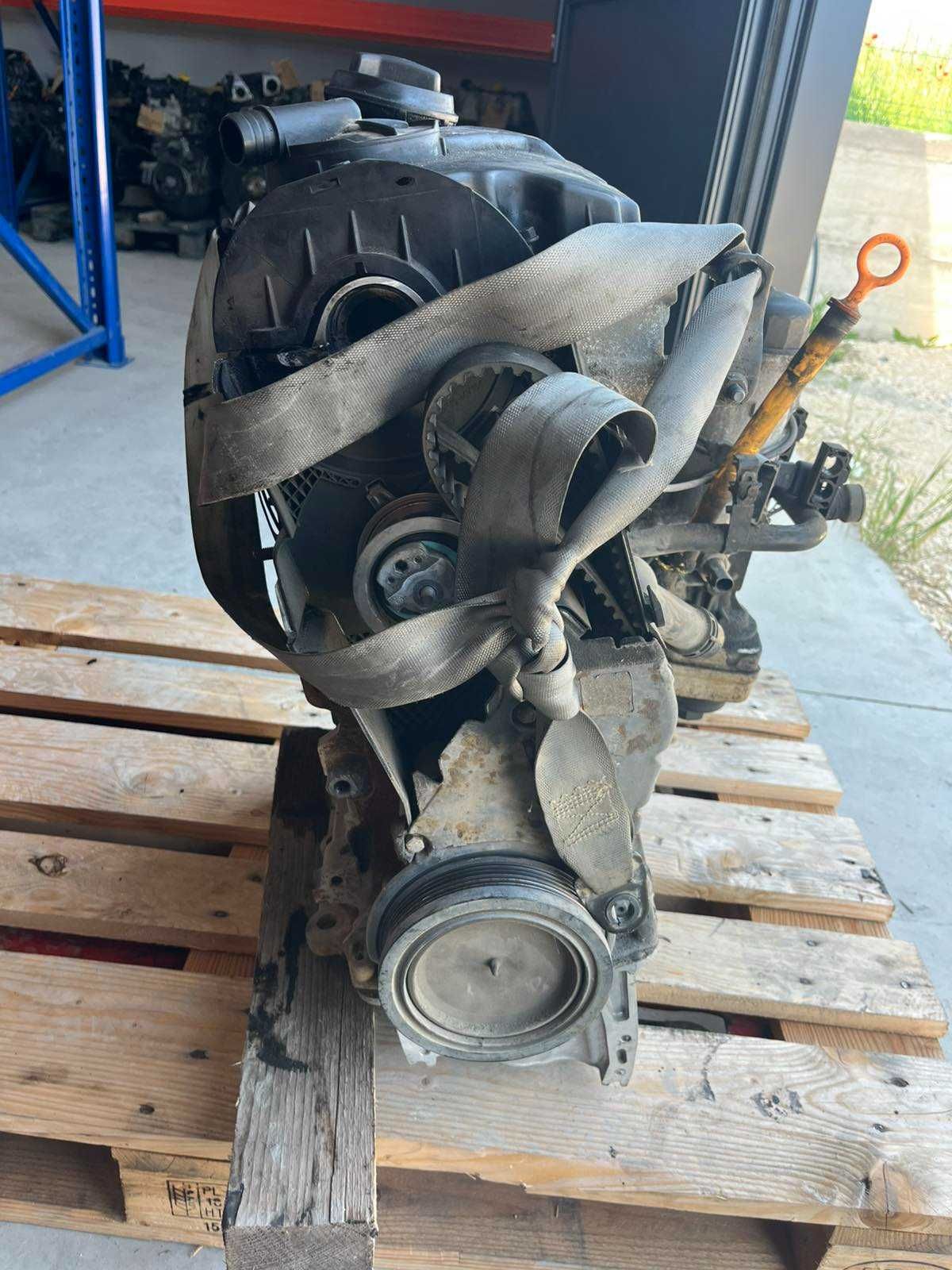 Двигател AUDI A4 1.9TDI 101к.с.-КОД:AVB