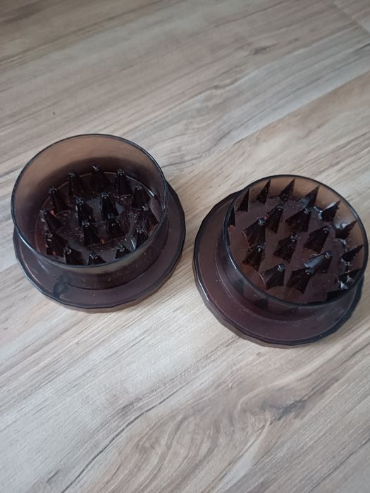 Vând matrita plumb  plus bait crusher cadou