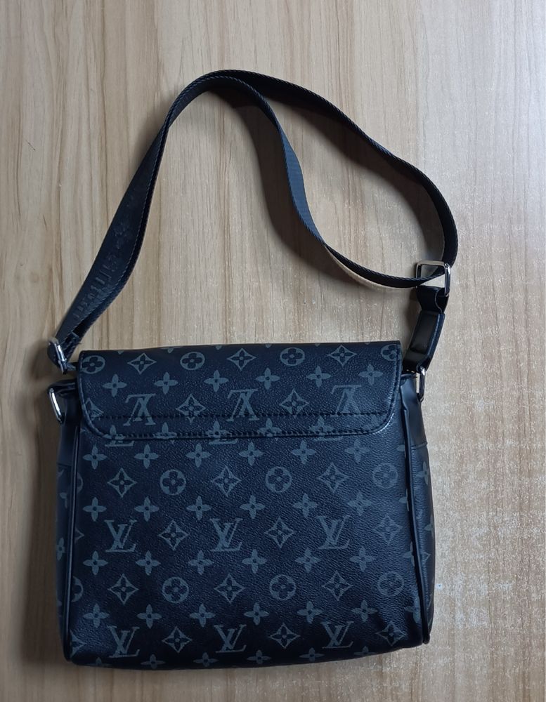 Lv-чантичка ЧИСТО НОВА