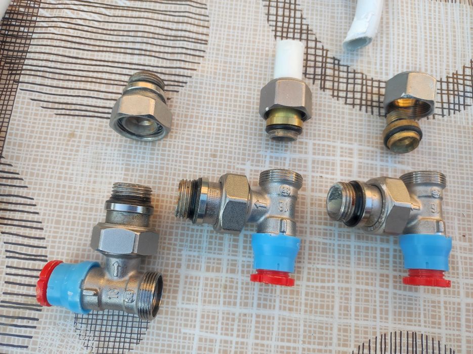 Кранове и фитинги за парно / спирателни кранове