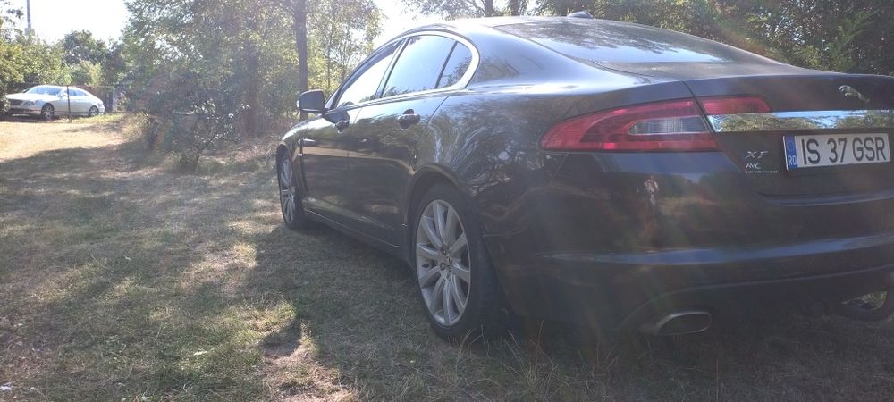 Vând Jaguar XF 2009