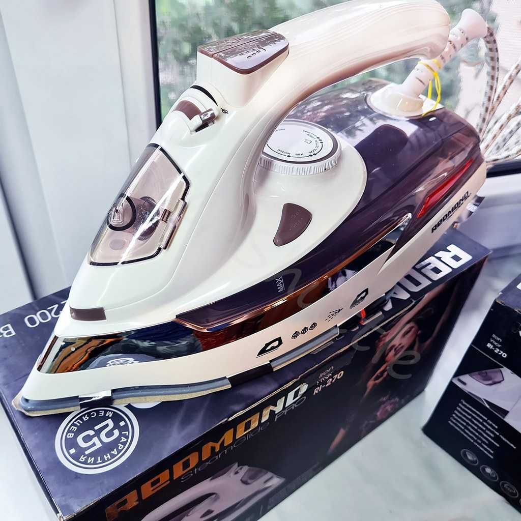 Утюг Redmond 2200 Вт.