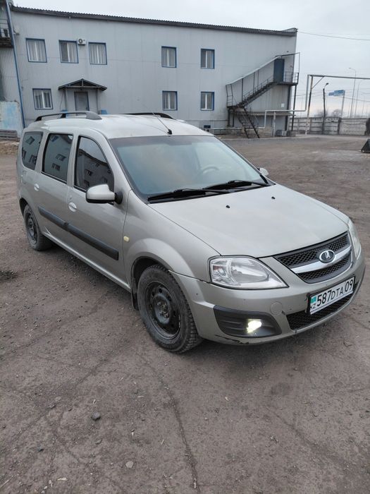 Продам Лада Ларгус 2013 года, 7 мест