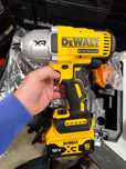 Безчетков акумулаторен гайковерт Девалт Dewalt  DCF900P2T 2 × 5Ah