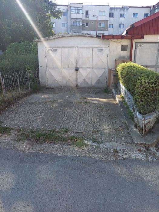 Proprietar garaj cu teren intravilan,curti constructii intabulat