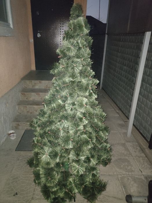 Ёлка искусственная