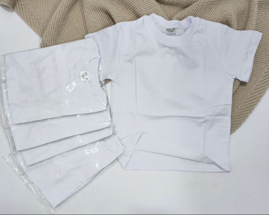 Однотонные футболки