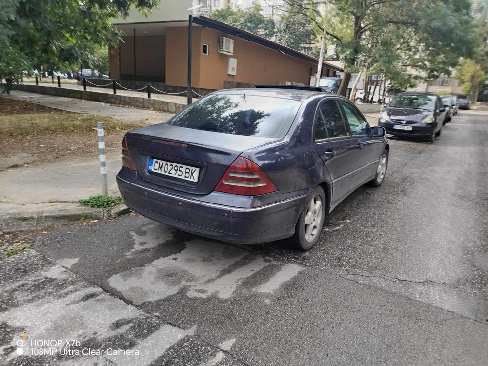 Mercedes ц220 143 коня за части може и цяла за части