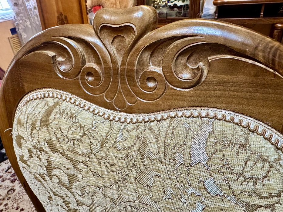 Mehmonxona uchun stol-stul garnituri (8 o‘rinli)