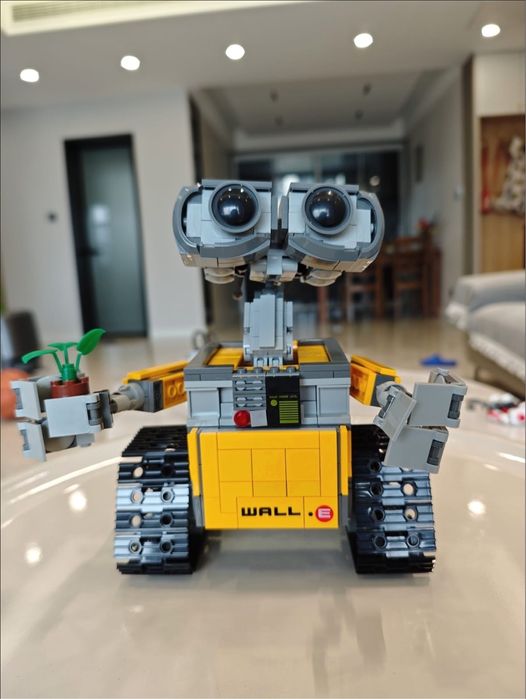 Робот-конструктор Wall-E