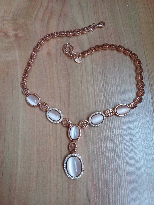 Invoke Колие Розова позлата 18К с камък Котешко око НОВО