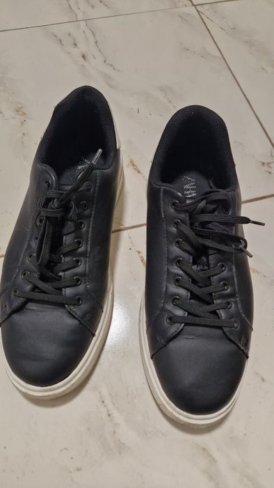 Adidași, mas. 43  Zara