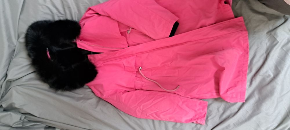 Продам парку на девочку