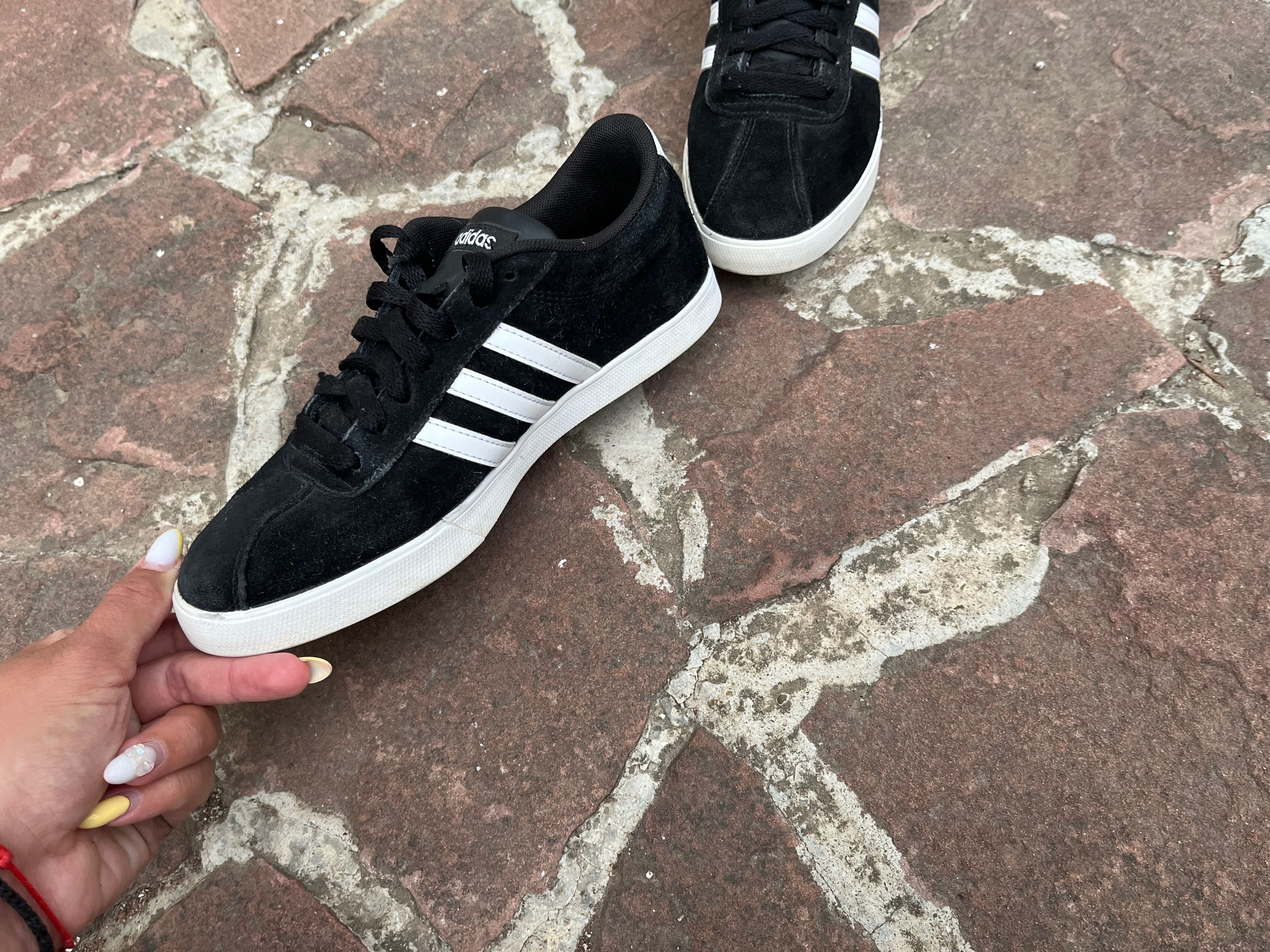 Adidas COURTSET 
Номер 38 2/3
В много добро състояние!