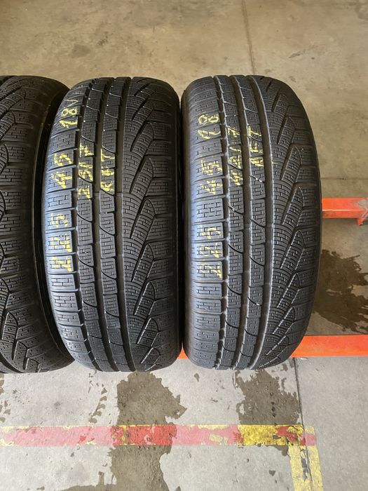 Anvelope iarna 225/45/18 Pirelli Sottozero 2 RFT 225 45 18 R18
