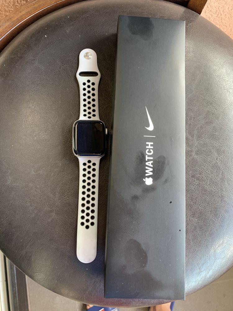 Apple watch SE Nike