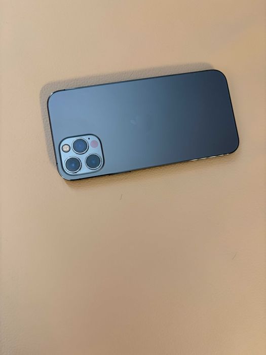 Iphone 12 pro много запазен, работещ перфектно!