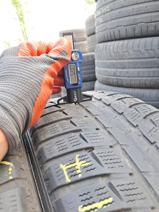 Anvelope de iarna 215-55r17 Falken