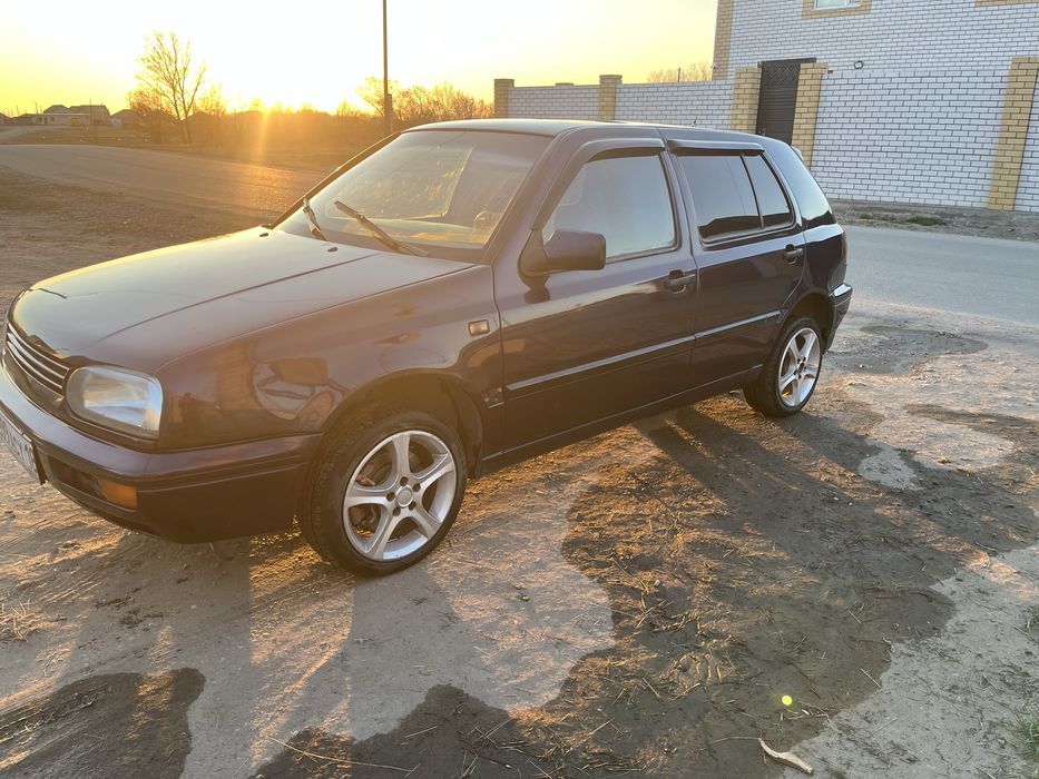 Продам гольф 3  инжектор обьем 2.0