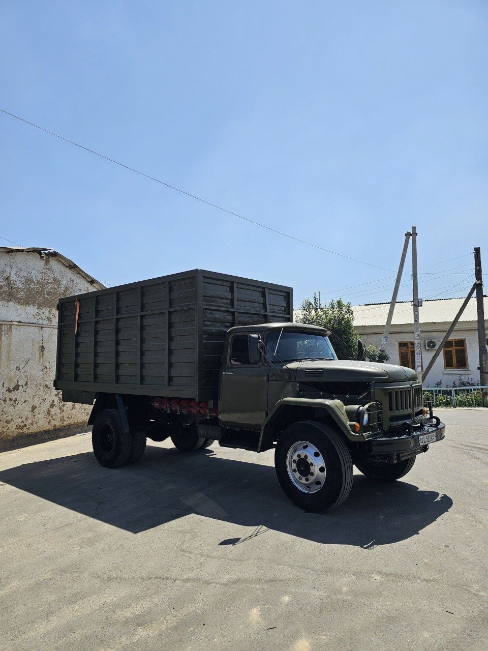 Zil 131 zor sastayaniyada hamma joyi zor qogan malumotla telda narxi 1