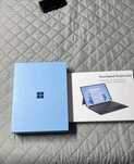 Se vinde tableta microsoft surface pro 11 OLED 13