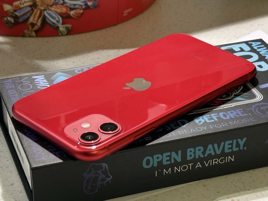Phone 11 64GB Red – Перфектен, 100% Батерия!