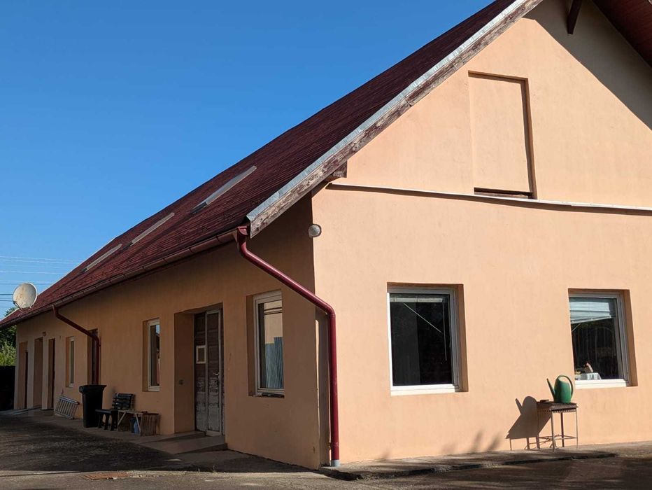DE VÂNZARE/DE ÎNCHIRIAT Sconstruită 277 mp, teren 1.255 mp