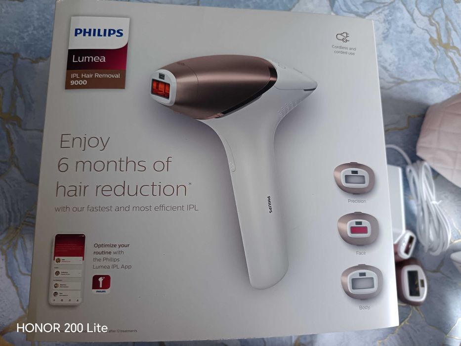 Фотоепилатор Philips Lumea 9000