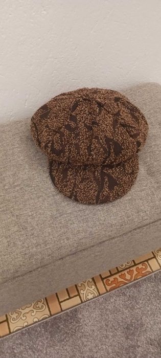 Дамска зимна шапка