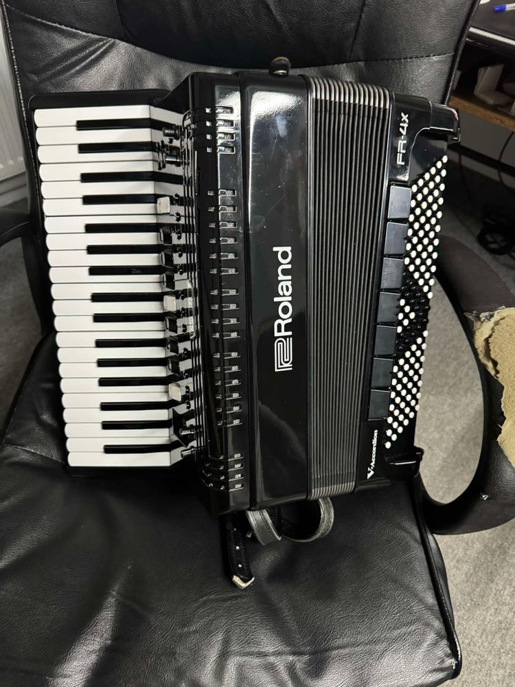 Acordeon Roland FR4X