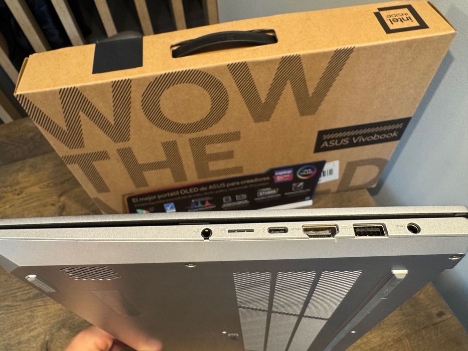 ASUS Vivobook Pro 15 OLED (K3500PC-OLED) – Чисто нов!