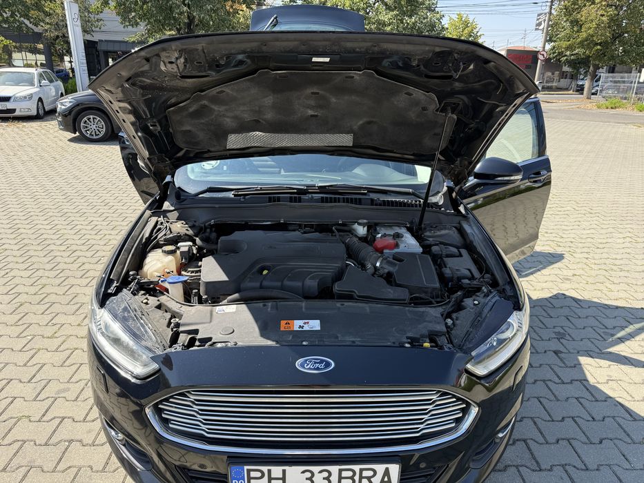 Ford Mondeo 2.0 150 CP Euro 6 – 2015 – Sedan Negru Metalizat