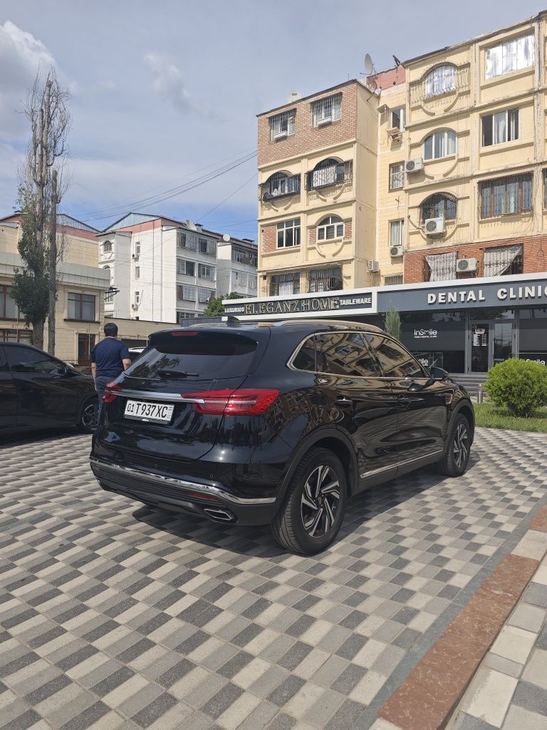 Hongqi hs5 2023 kraska tozz qora 25 prabek  12 oy tanirofka ruxsati bo