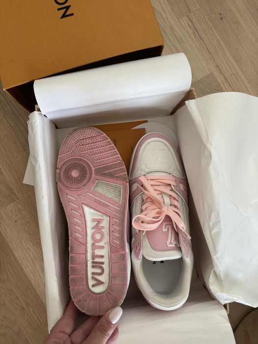 Adidasi Louis Vuitton