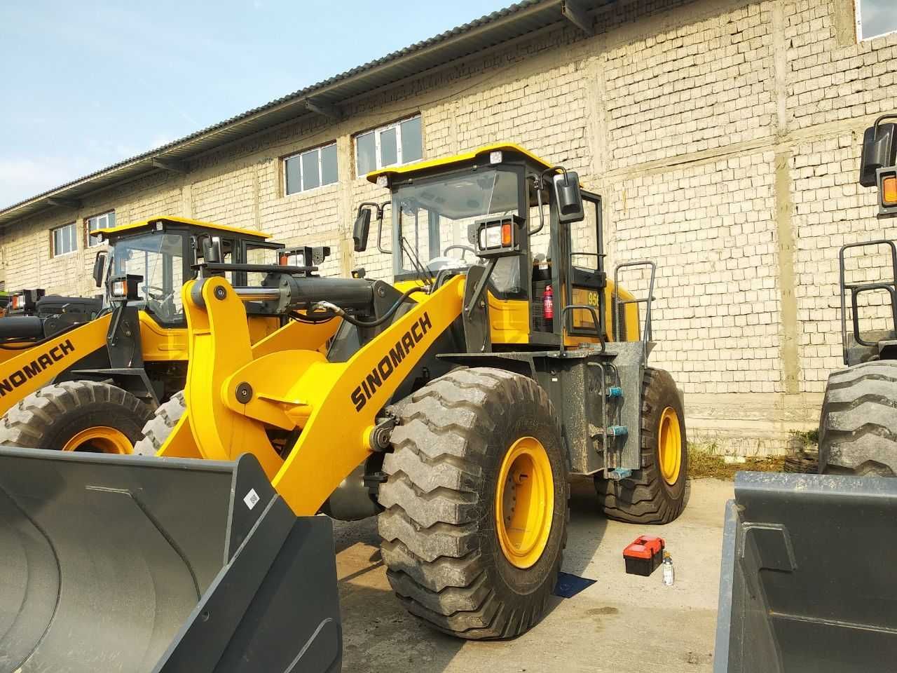 Фронтальный погрузчик 958 T SINOMACH 3,2 куб