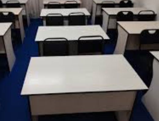 Stol stul sotiladi partali yangi va sifatli