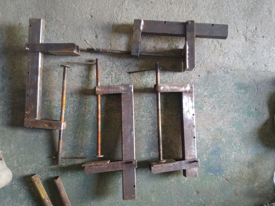 Продам Регулируемый зажим