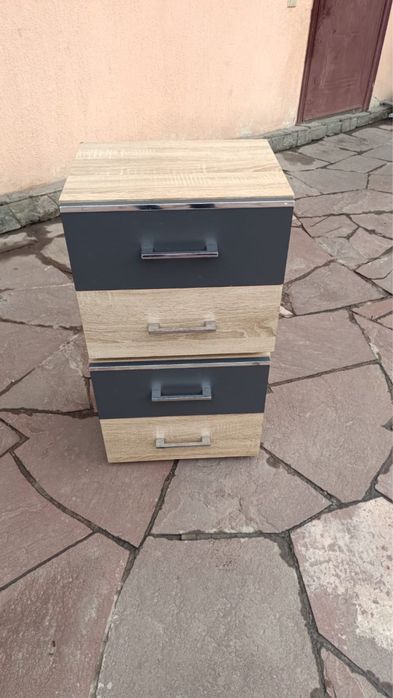 Продаю две тумбочки