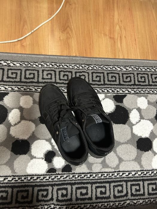 Продавам обувки на napapijri обувки 43 номер…