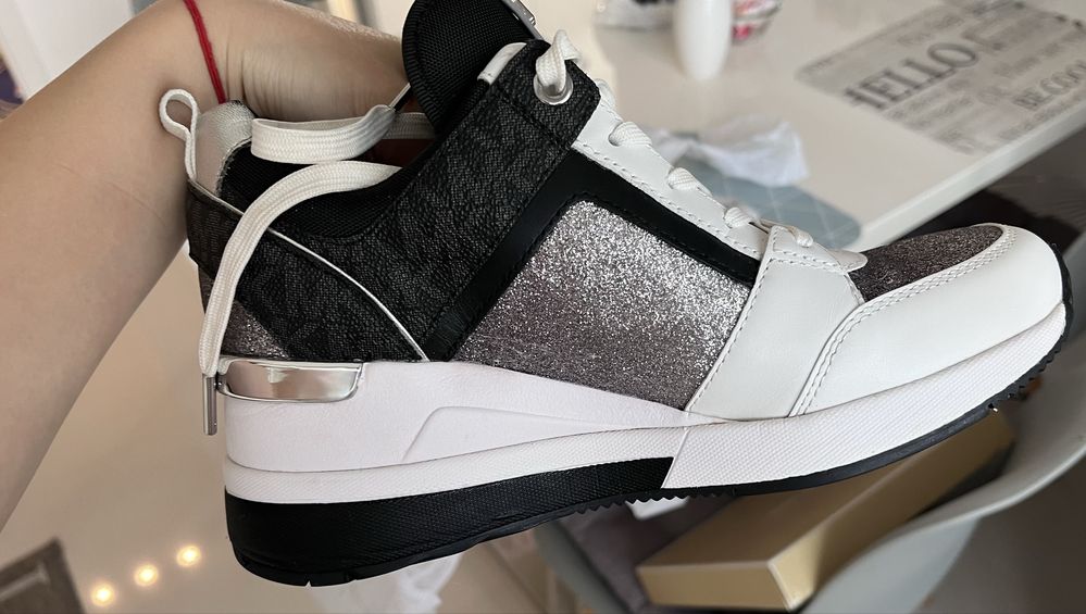 Adidasi michael kors
