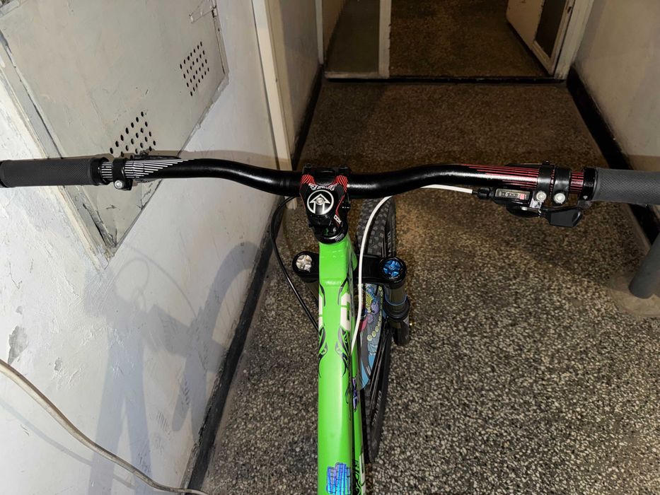 DRAG C1 Dirt Series с доста подобрения по него