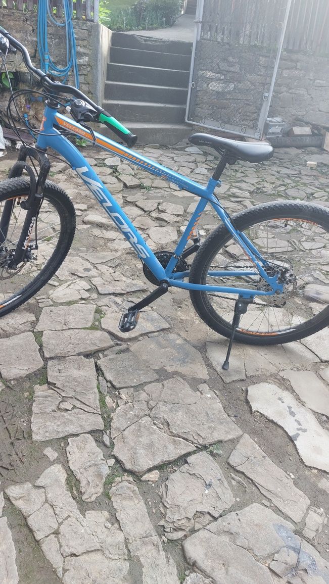 Bicicleta velors bună .