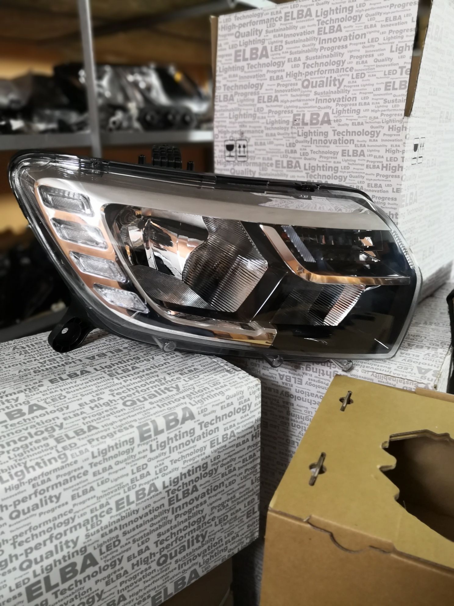 Far stânga, dreapta cu led Dacia Logan, Sandero, Mcv 2017 - 2020