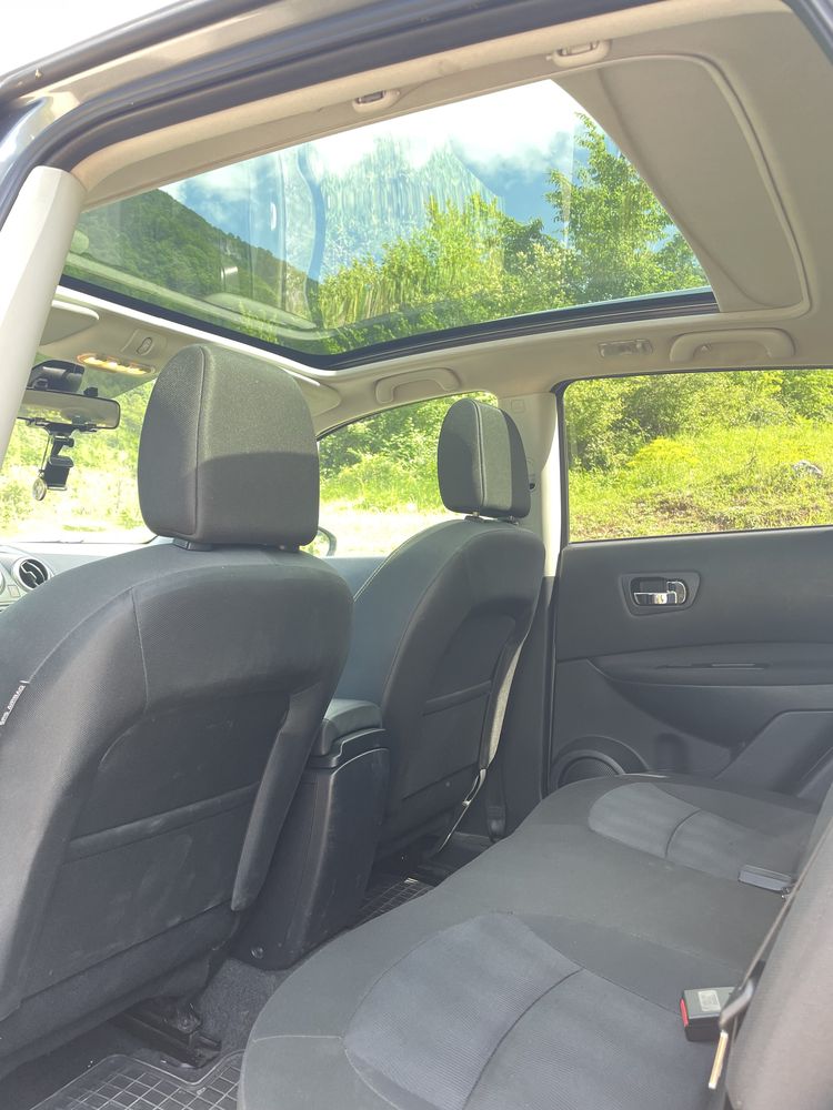 Nisan Qashqai 2.0 i