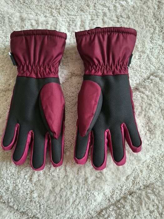 Два модела детски ръкавици