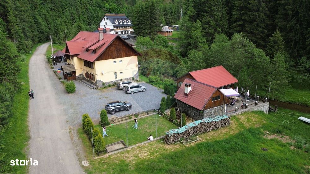 Hotel / pensiune 20 camere de vânzare în stațiunea Izvoare Maramureș
