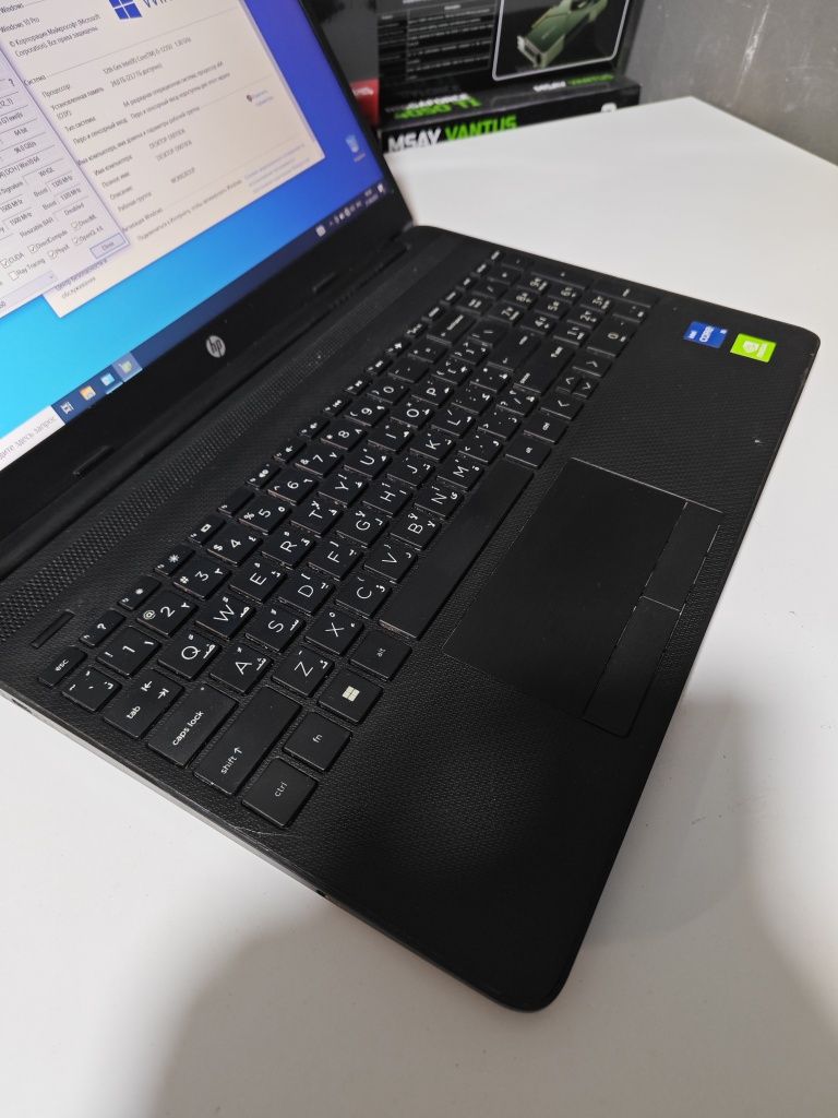 Ноутбук HP i5 1235u ssd 513 mx550 ddr6